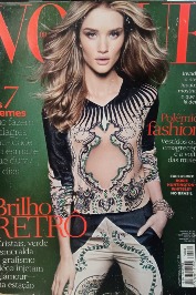 VOGUE: A Revista Ícone da Moda e Estilo - "Brilho Retrô" (Abril/2012 - N°404)