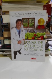 Lugar de médico é na cozinha